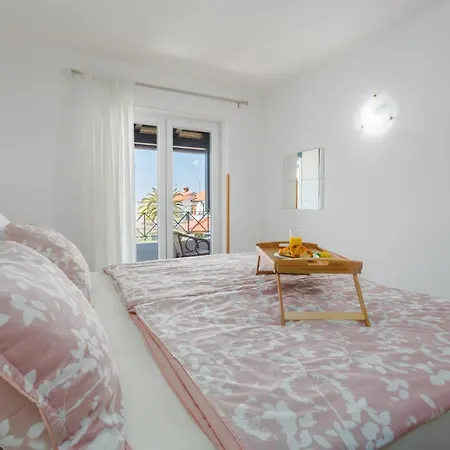 度假居 House Oliva 波雷奇