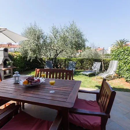 بيت للعطل House Oliva