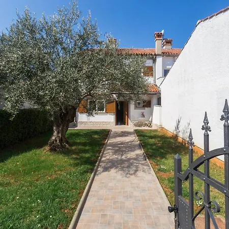 بيت للعطل House Oliva بوريتش